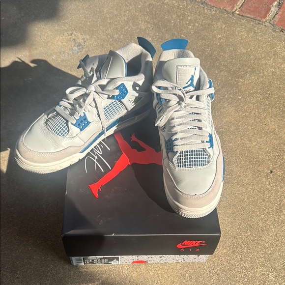 Jordan 4 Retro “Military Blue (2024)” - Picture 6 of 13